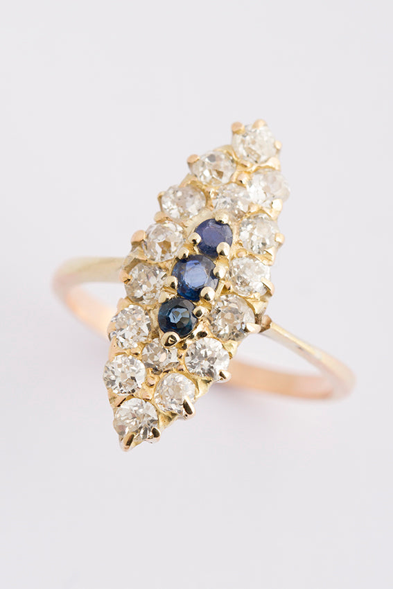 Antieke markies ring met briljant en saffier