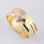 Band ring met een peervormig geslepen briljant