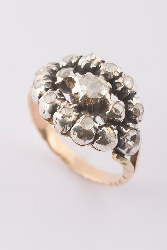 Antique gold ring with rose diamond