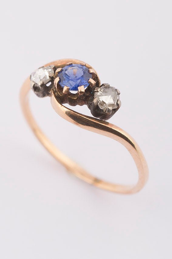 Antique gold ring