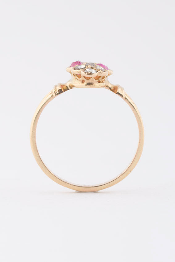 Antique ring with ruby ​​and rose diamond