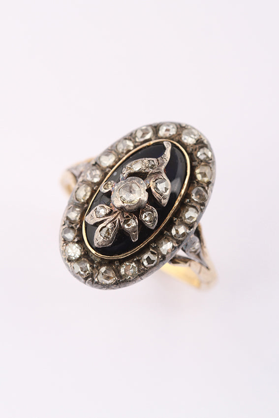 Gold ring with enamel and rose diamonds
