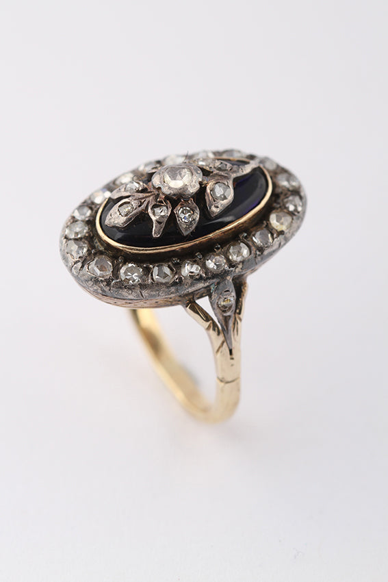 Gold ring with enamel and rose diamonds