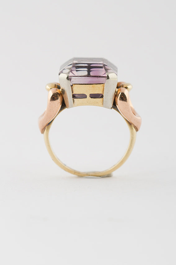 Retro ring with amethyst