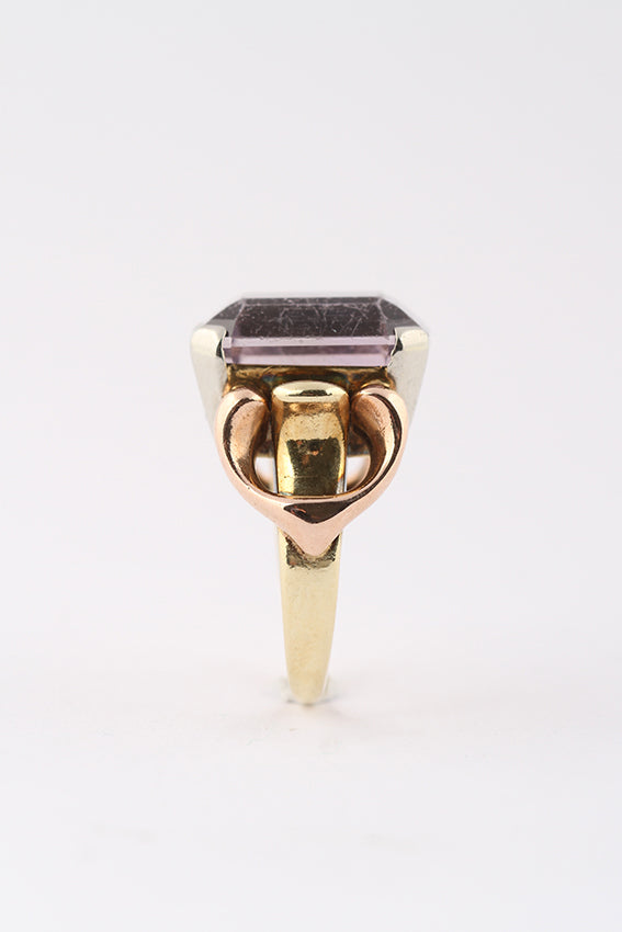 Retro ring with amethyst