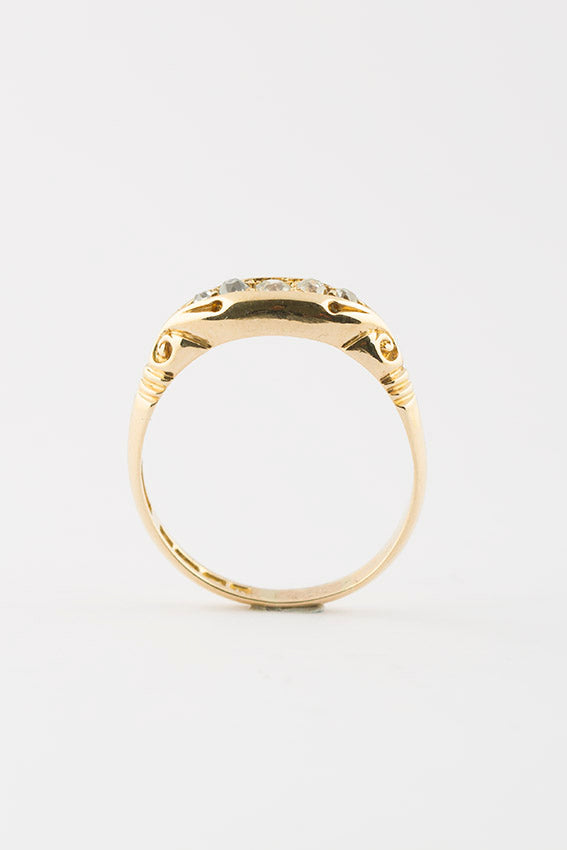 Engelse rij ring met oud geslepen briljant