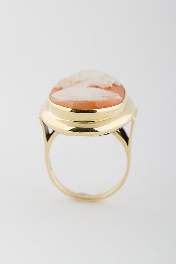 Gouden ring met camée