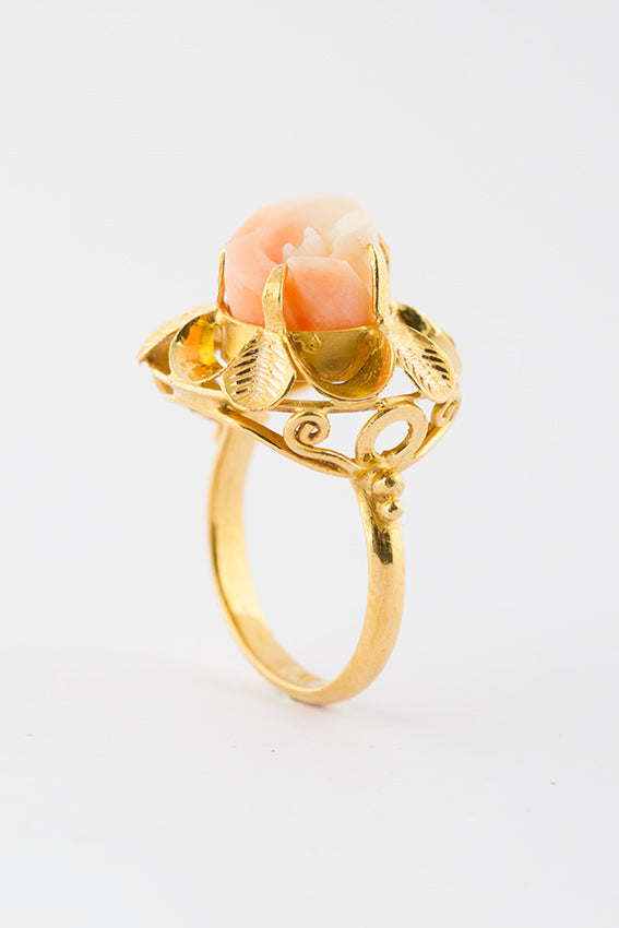 Gold ring with coral