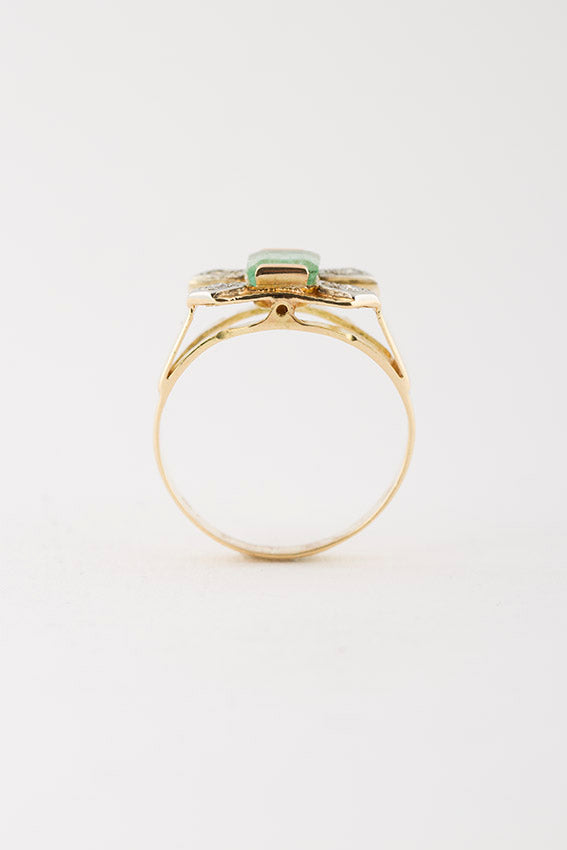 Gouden ring met natuurlijke smaragd en diamanten