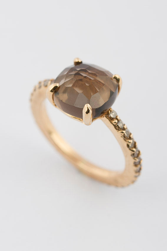 Gold ring with smokey topaz and brilliant