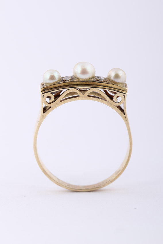 Gouden ring met cultivé parels en diamant