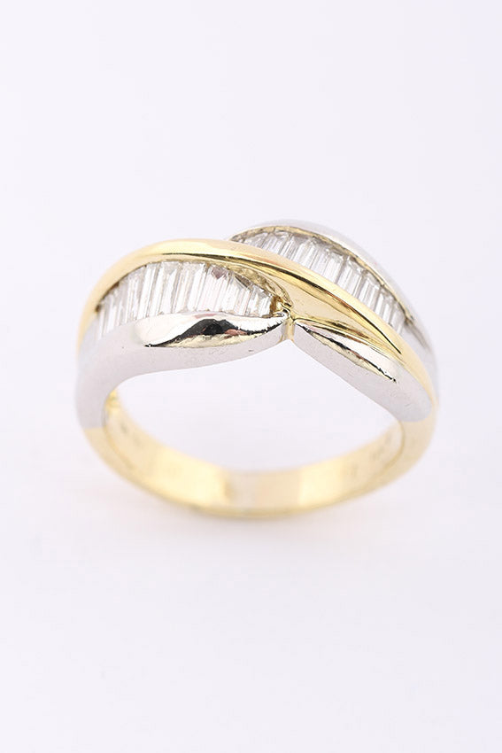 Wit/geel gouden ring met baguette geslepen diamanten