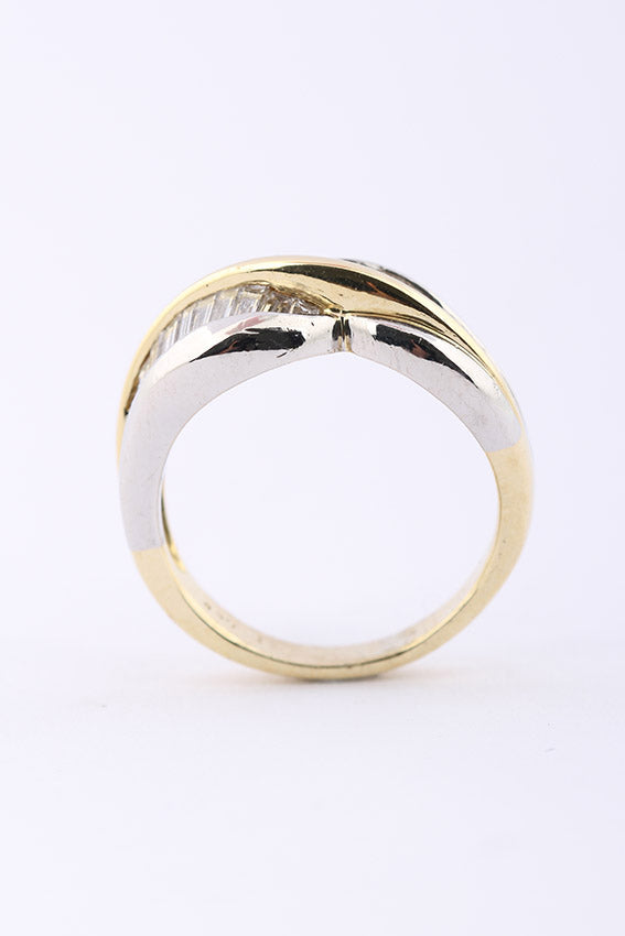 Wit/geel gouden ring met baguette geslepen diamanten