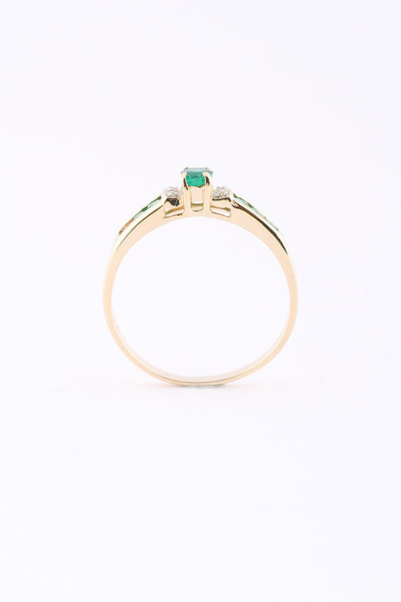 Gouden ring met smaragd en briljant