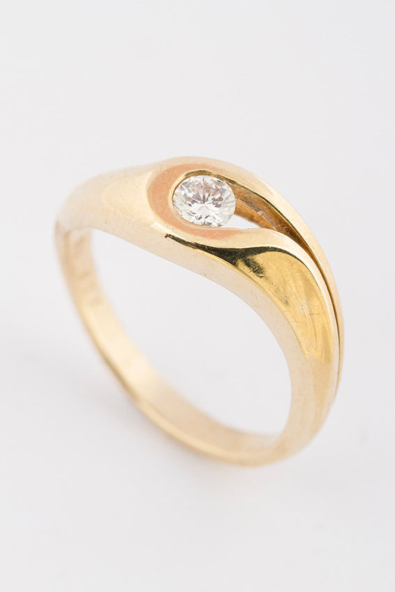 Gouden slag ring met briljant