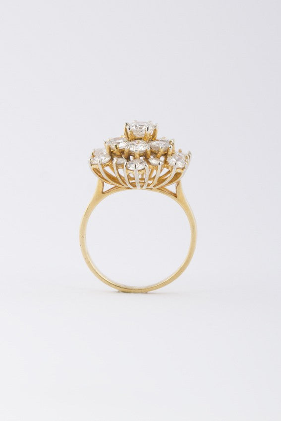 Gouden dubbele entourage ring met briljanten