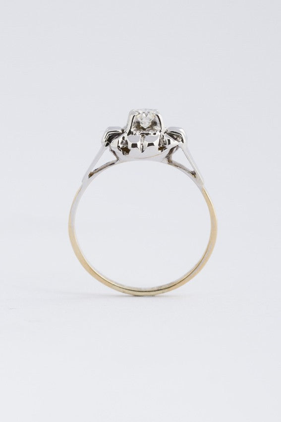 White/yellow gold solitaire ring with brilliant (1950s)