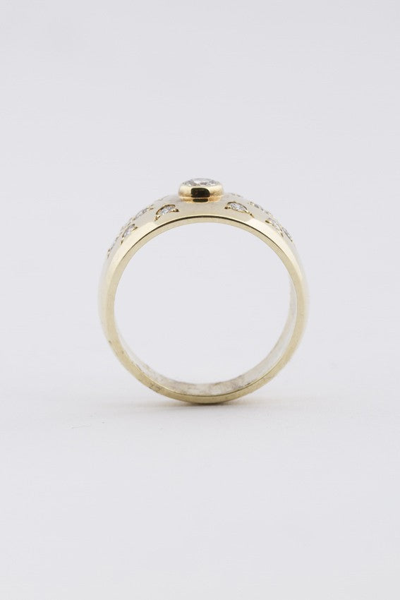 Gouden band ring met briljanten