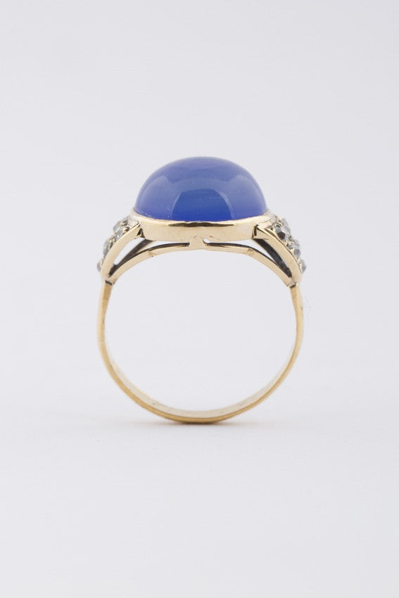 Gouden ring met chalcedoon en oud geslepen briljant