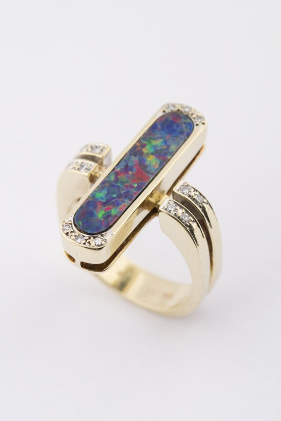 Gouden ring met opaal triplet