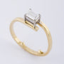 Gouden solitair ring met diamant (smaragd slijpsel)