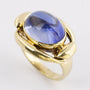 Gouden ring met cabochon geslepen saffier
