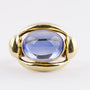 Gouden ring met cabochon geslepen saffier