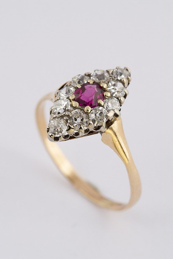 Gouden markies ring met robijn en briljanten