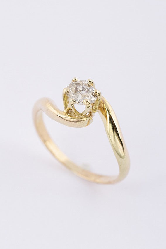 Gold ring with a Bolshevik cut brilliant