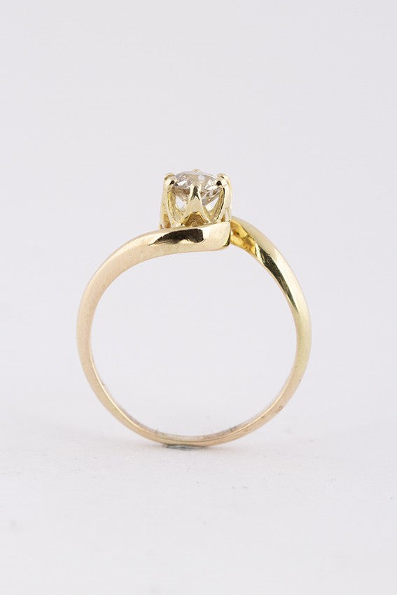 Gold ring with a Bolshevik cut brilliant