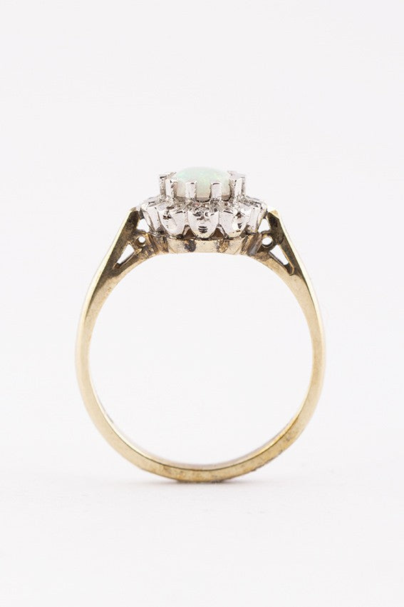 9 krt. ring met opaal