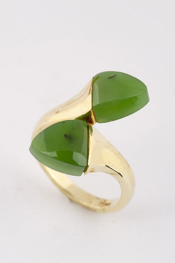 Gold ring with jade