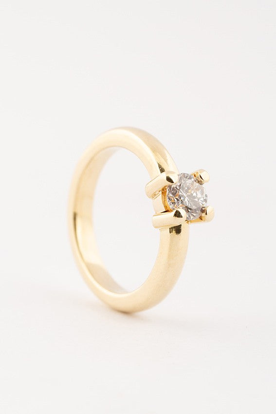 Gold solitaire ring