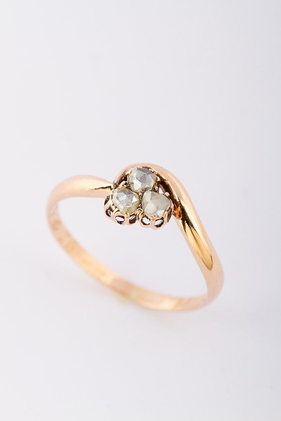 Antieke gouden slag ring met diamanten