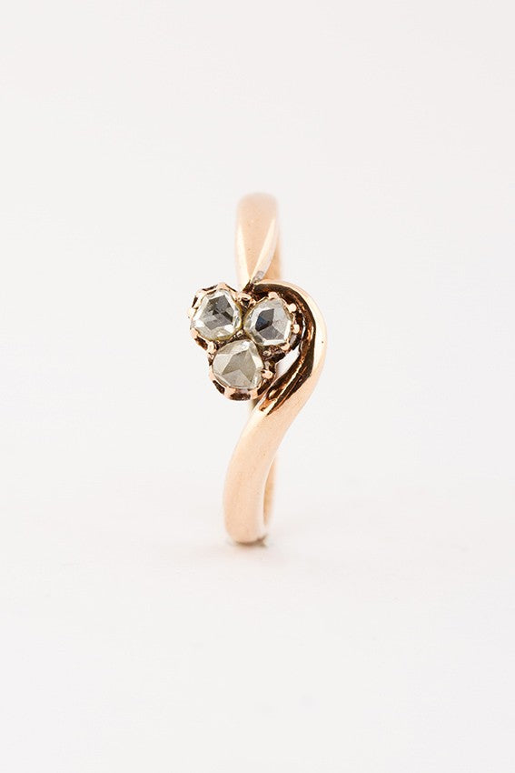 Antieke gouden slag ring met diamanten