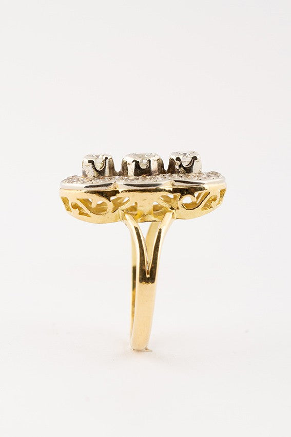 Golden princess ring with brilliant and diamond