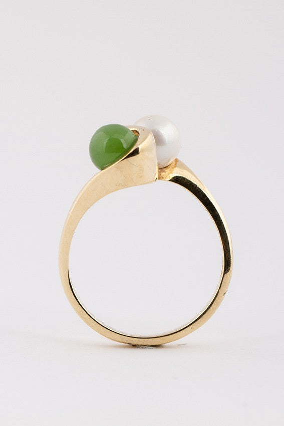 Gouden ring met jade en cultivé parel