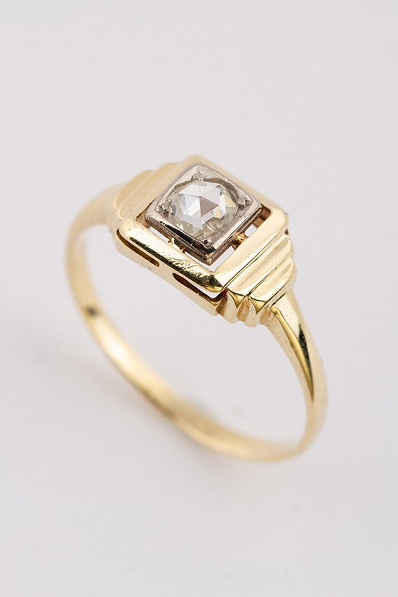 Gouden ring met een roos diamant