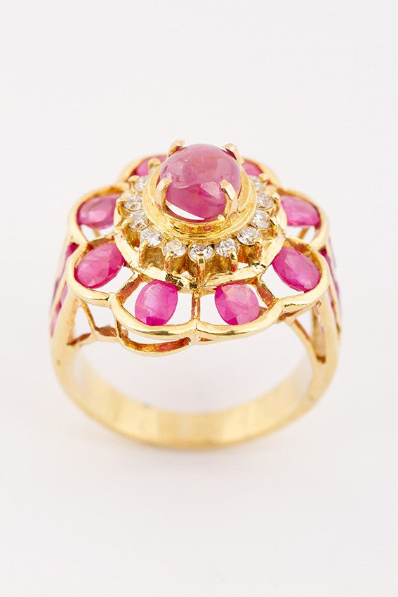 Dubbele entourage ring met robijn en briljanten