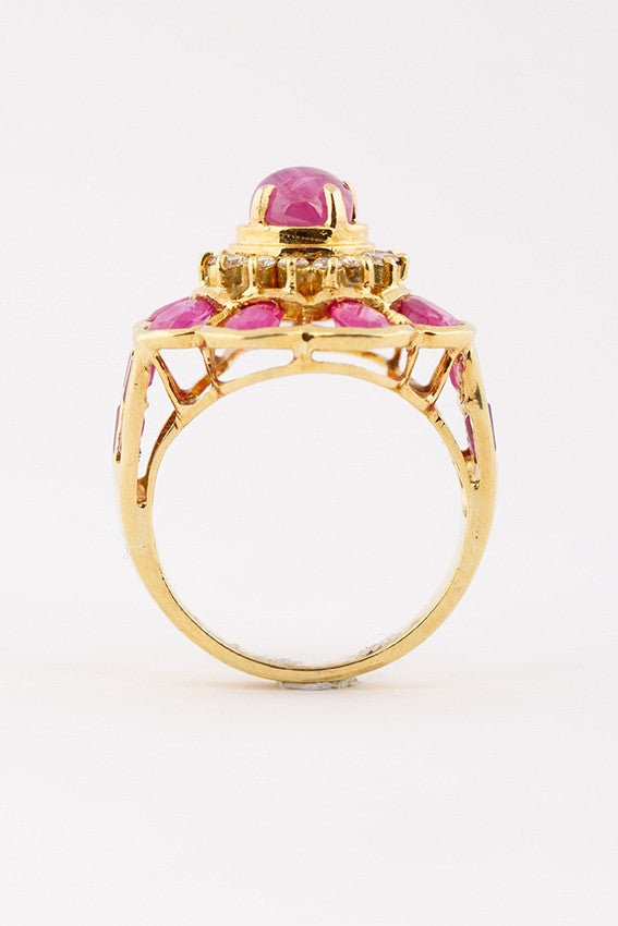 Dubbele entourage ring met robijn en briljanten