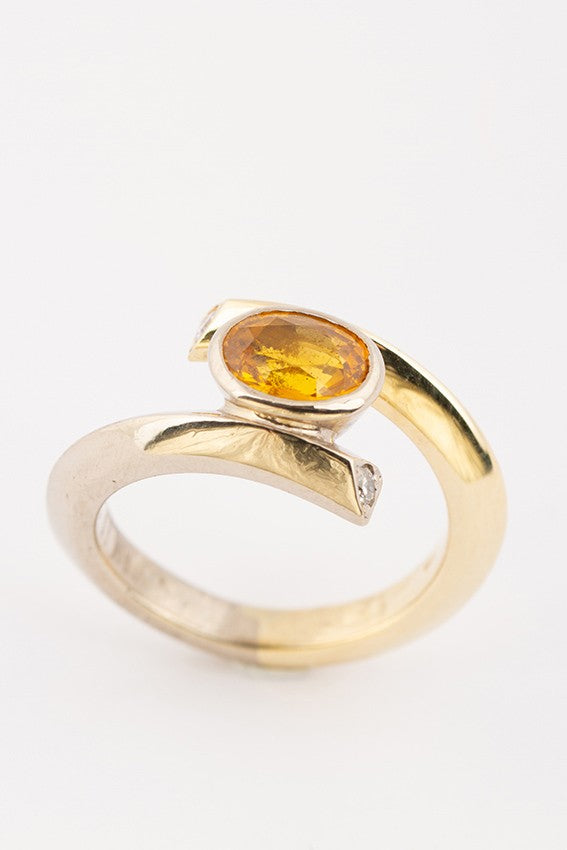 Ring with a citrine and brilliants.