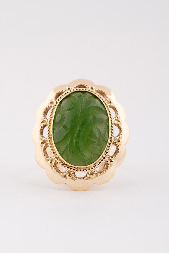 Gold ring with Jade