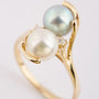 Gold ring with 2 pearls and diamonds