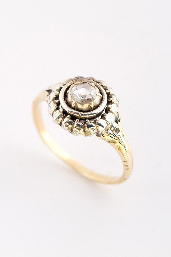Gouden ring met een roos geslepen diamant