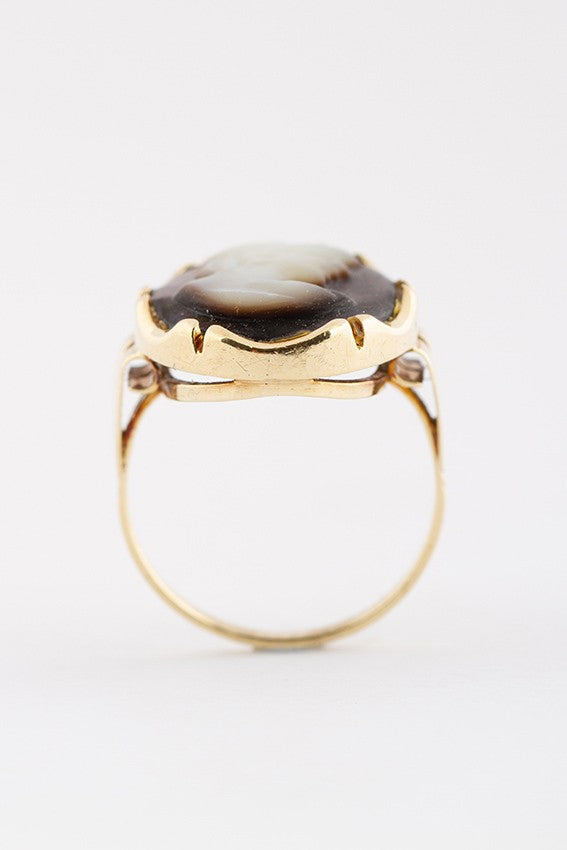 Gouden ring met camée