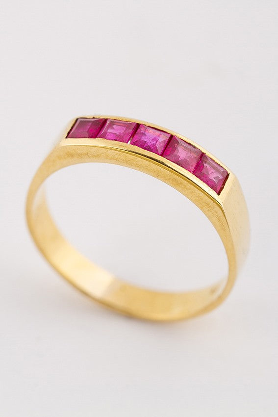 Gold ring with synthetic ruby