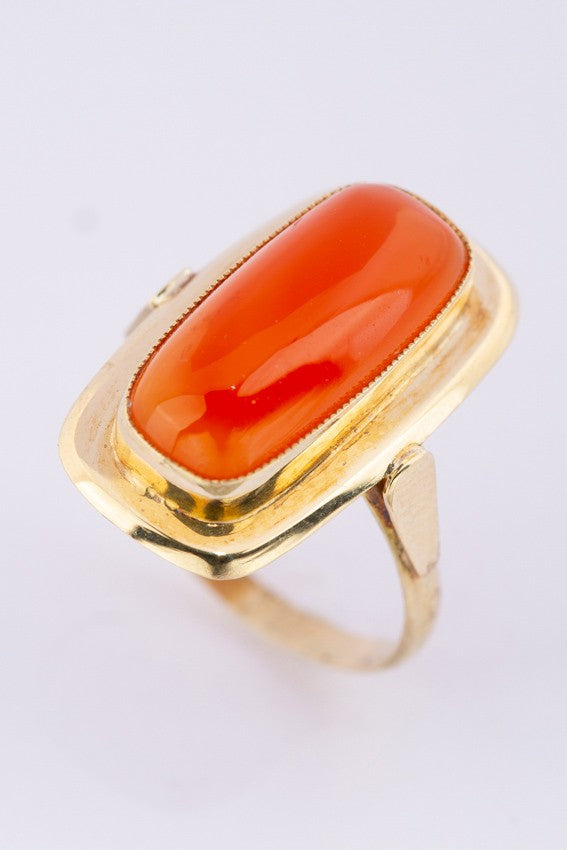 Gouden ring met carneool