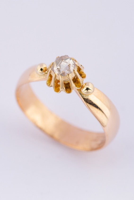 Gold ring with rose-cut diamond