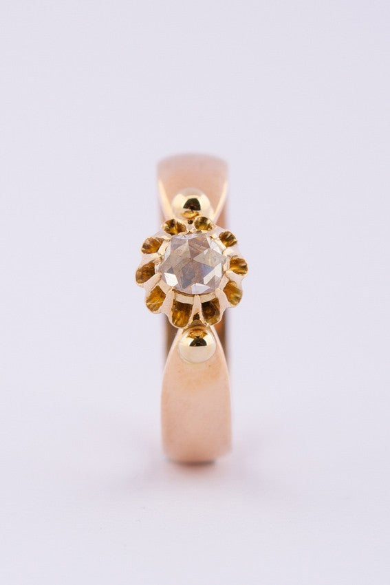 Gouden ring met roos geslepen diamant