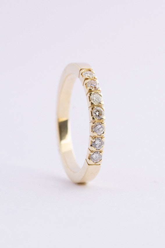 Gouden rij ring met 7 briljanten